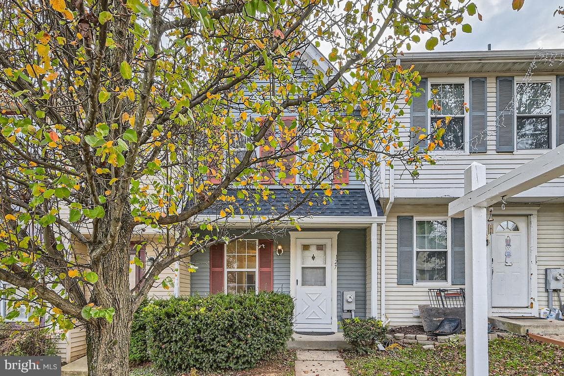 127 Laurel Valley Court photo 1