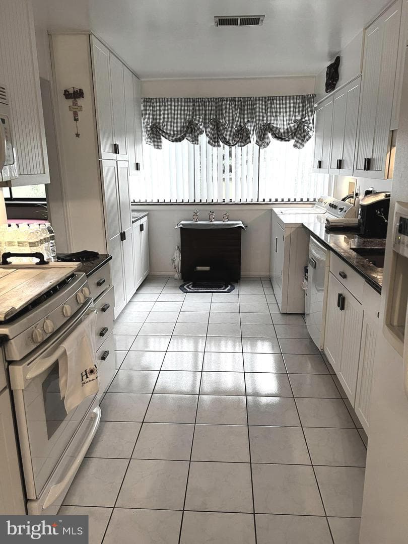 100-G Royal Oak Drive #g photo 3