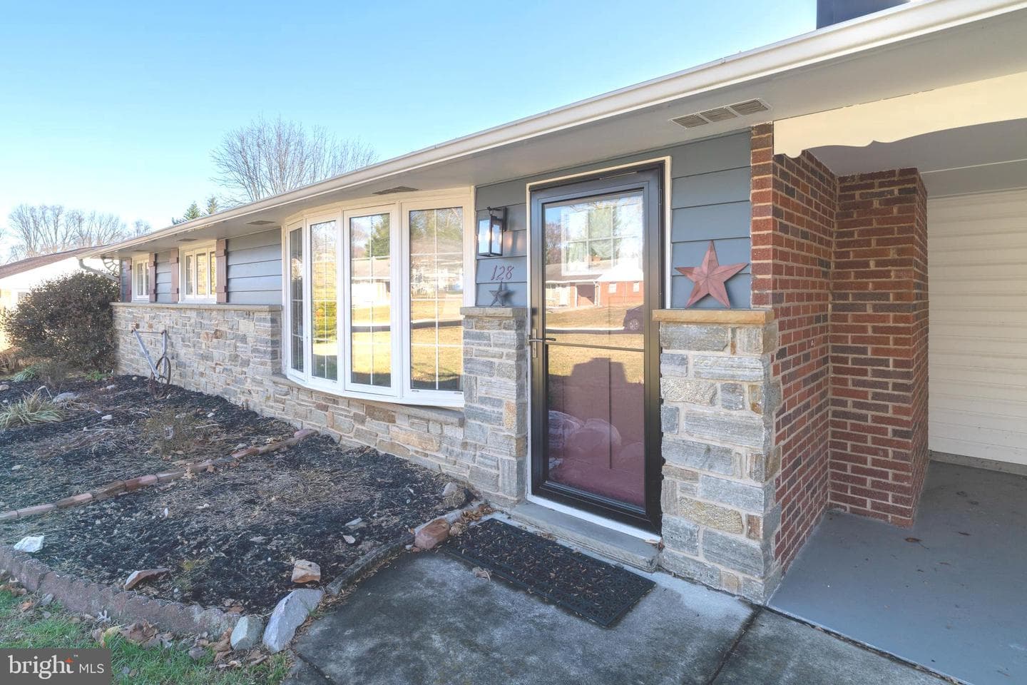 128 N Lynbrook Road photo 17