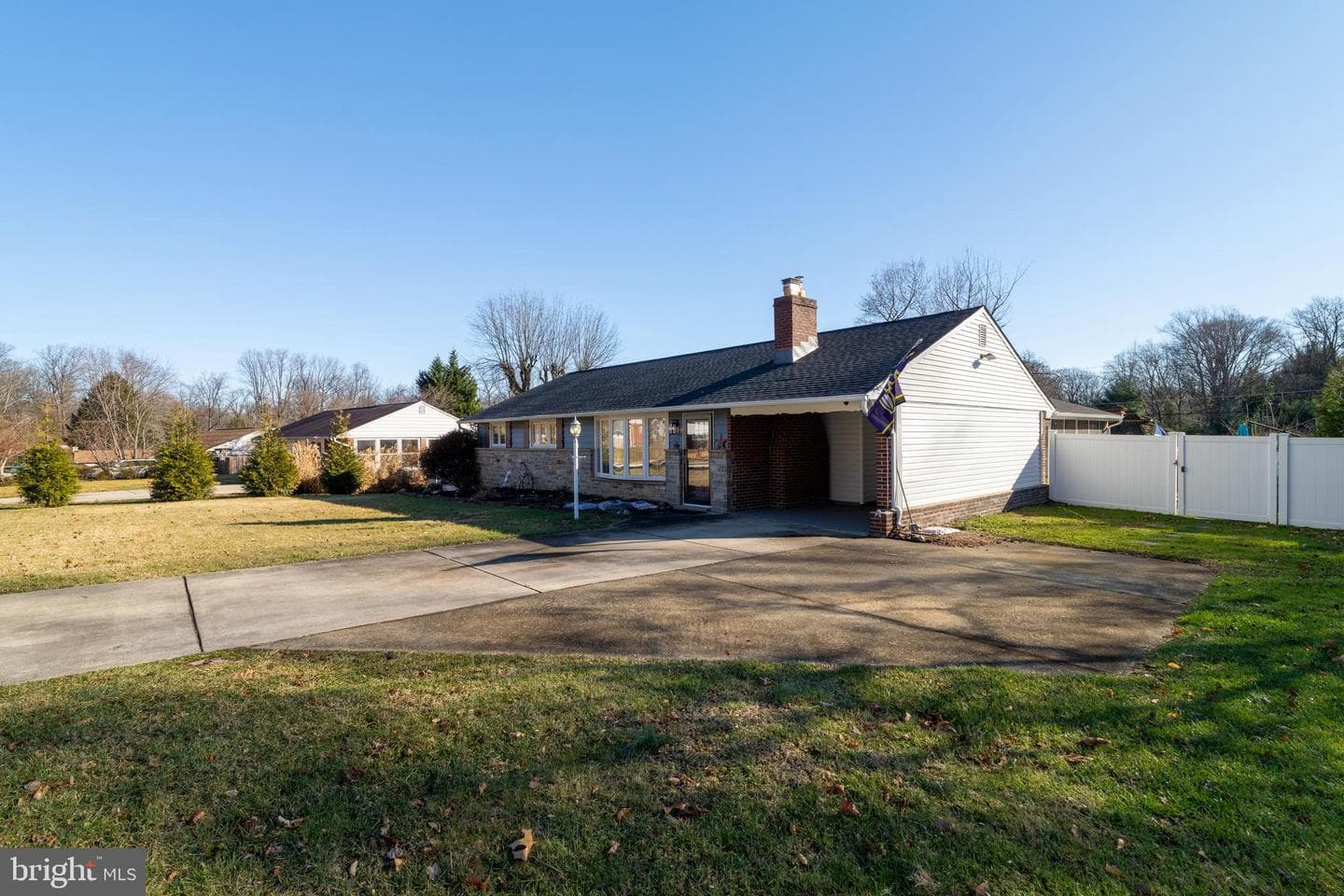 128 N Lynbrook Road photo 3