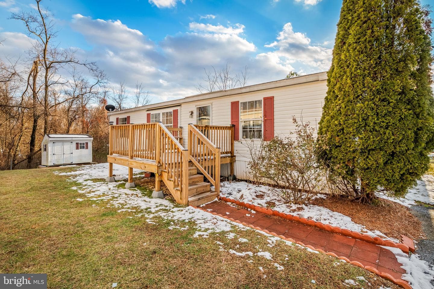 52 Lewis Drive photo 2