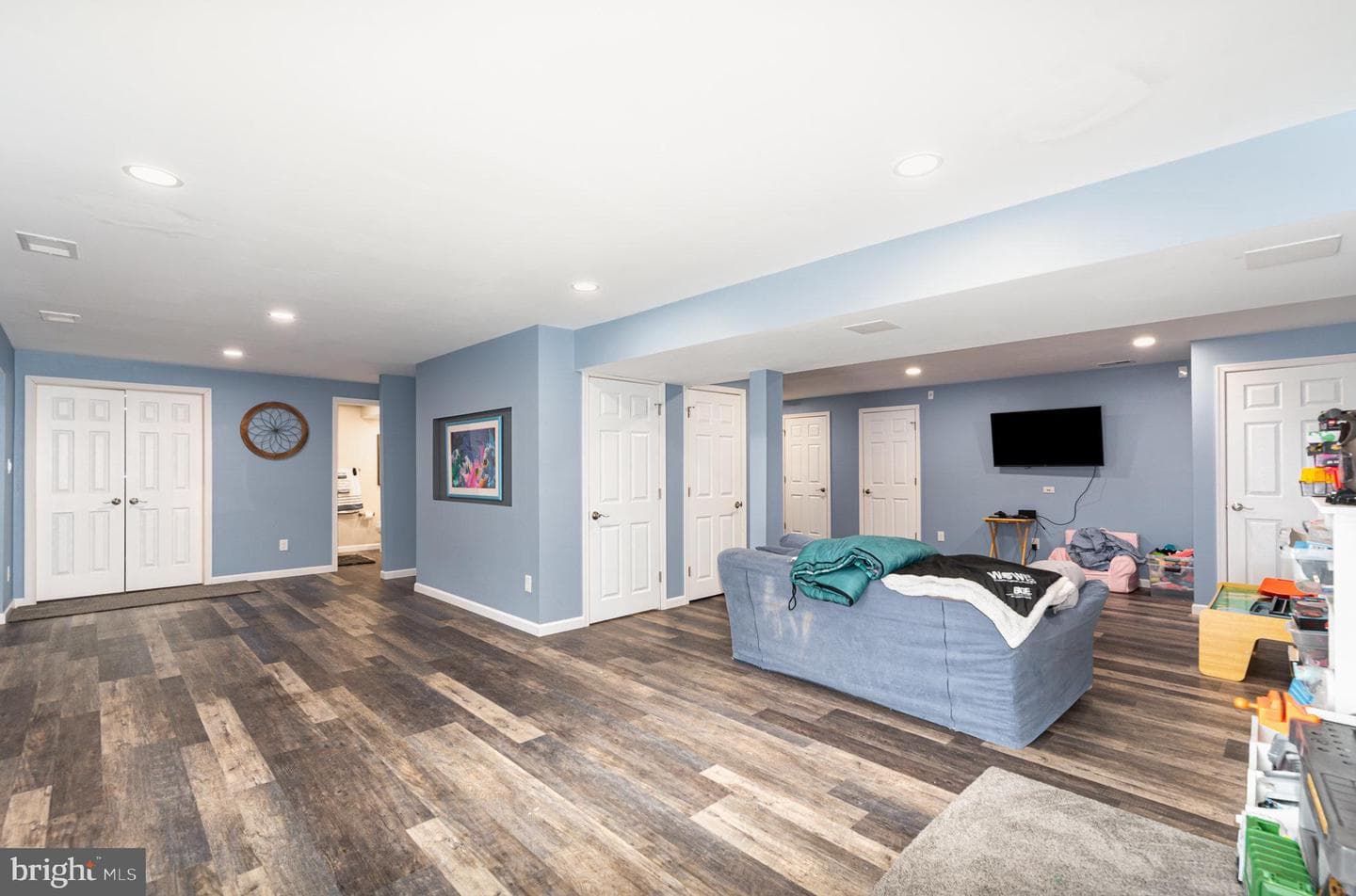 145 W Heather Road photo 36