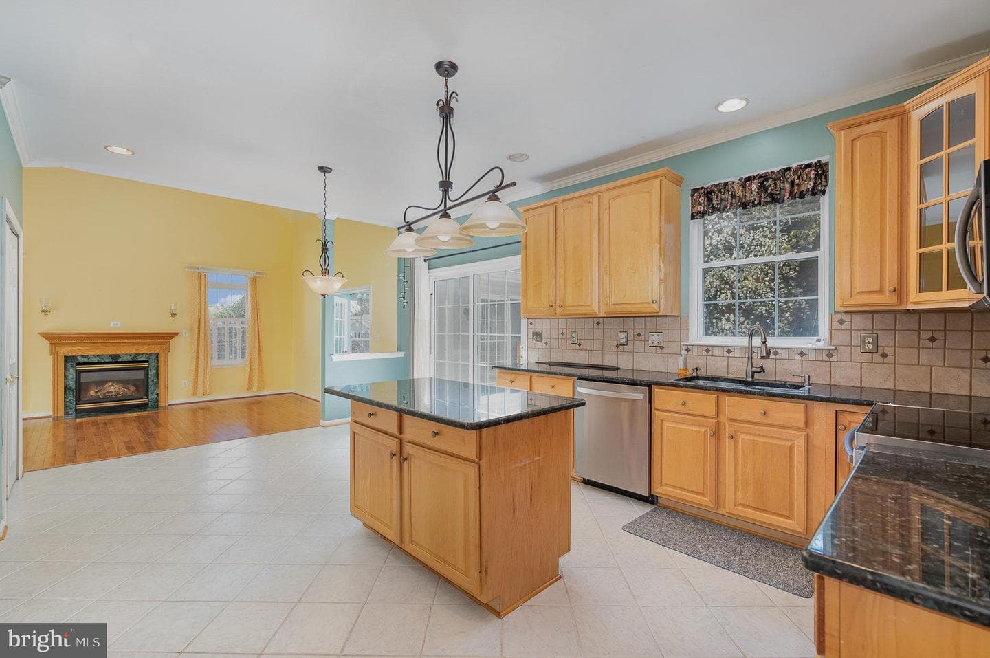 704 Greenglade Court photo 12