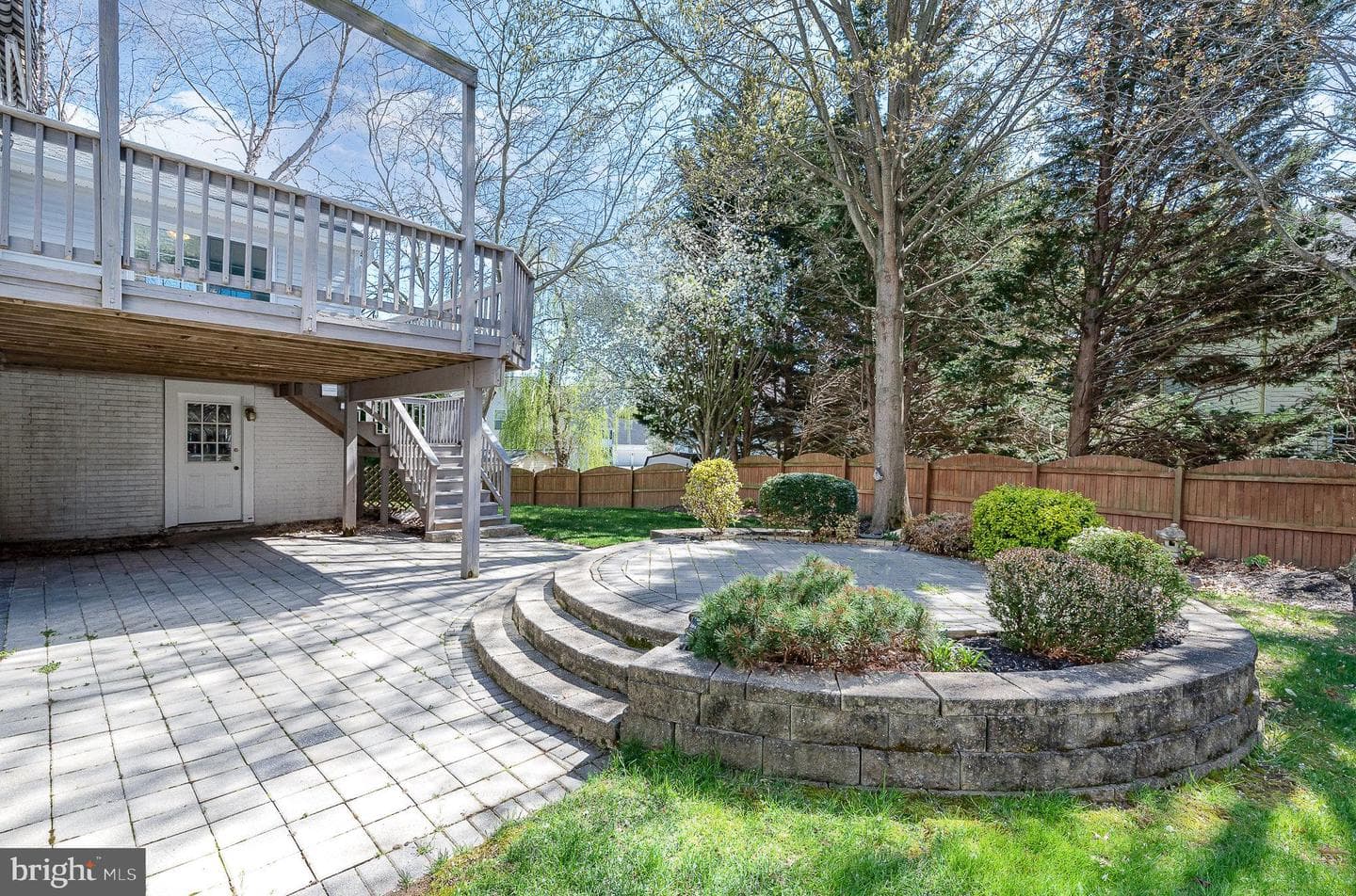 704 Greenglade Court photo 42