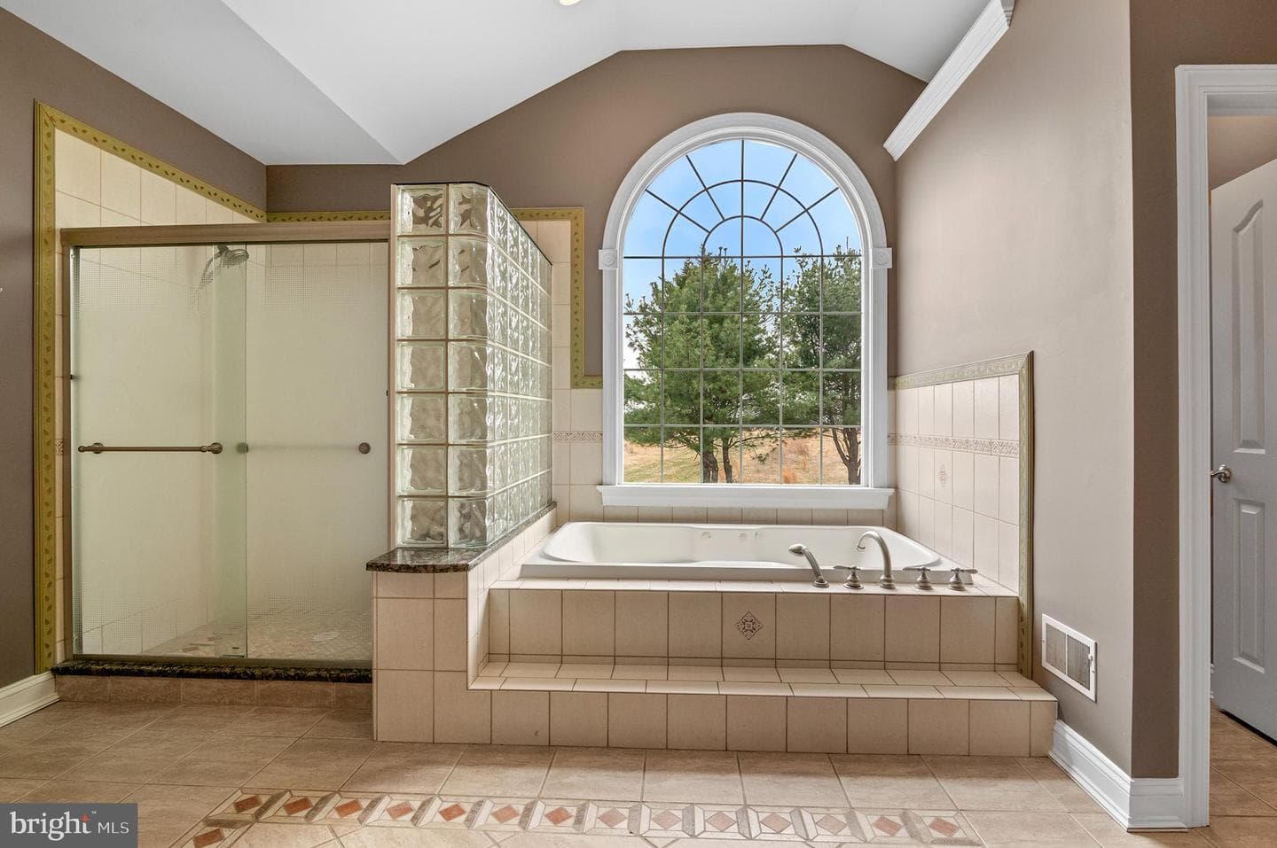 1605 Schucks Road photo 38