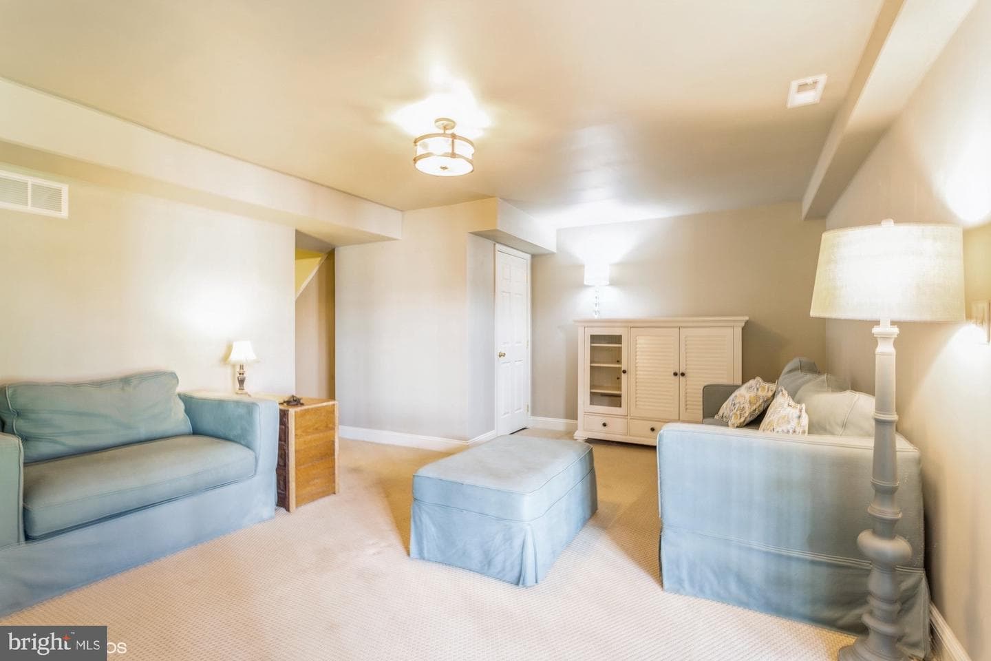 660 Kildonan Court photo 24
