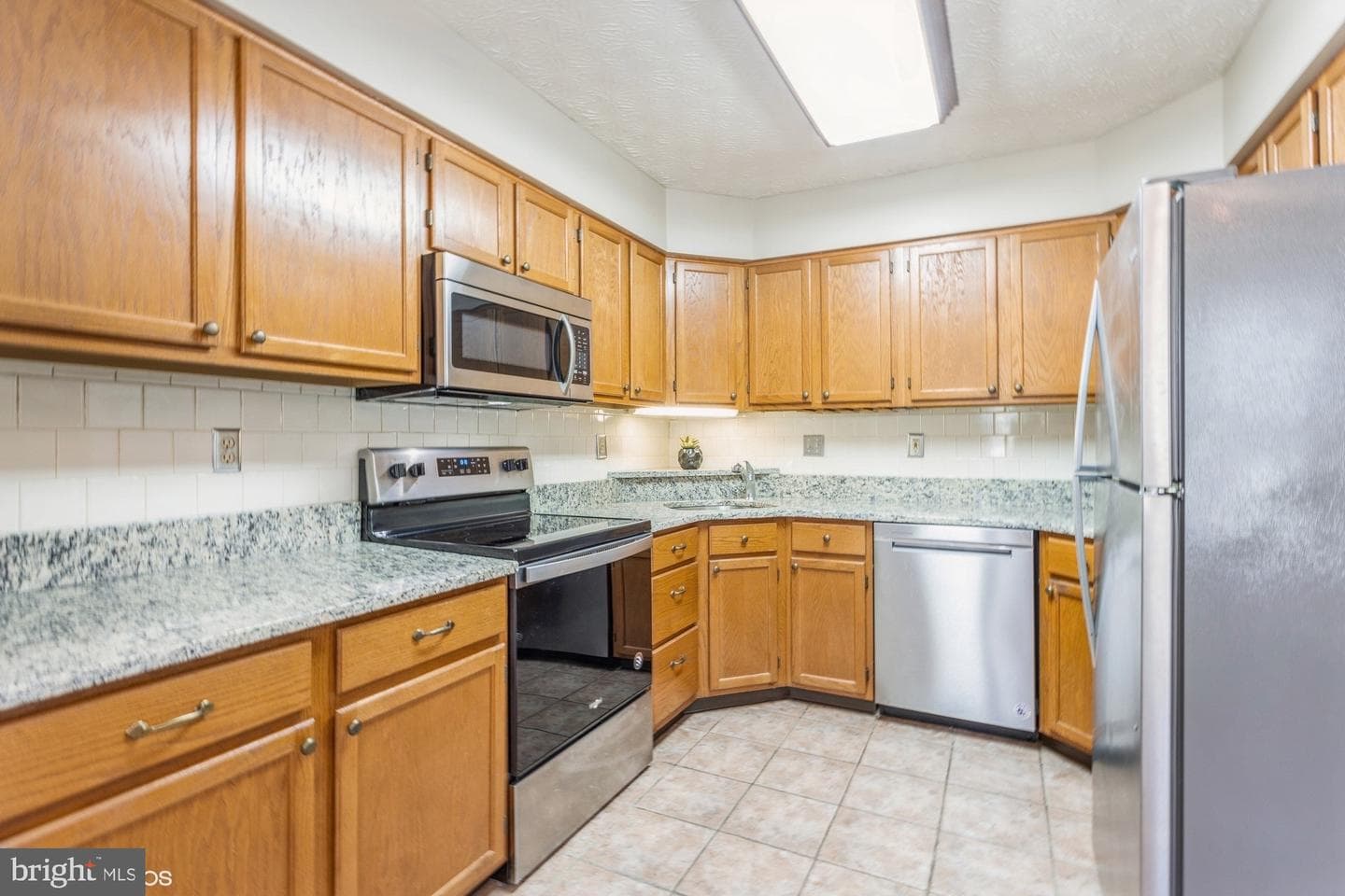 660 Kildonan Court photo 7