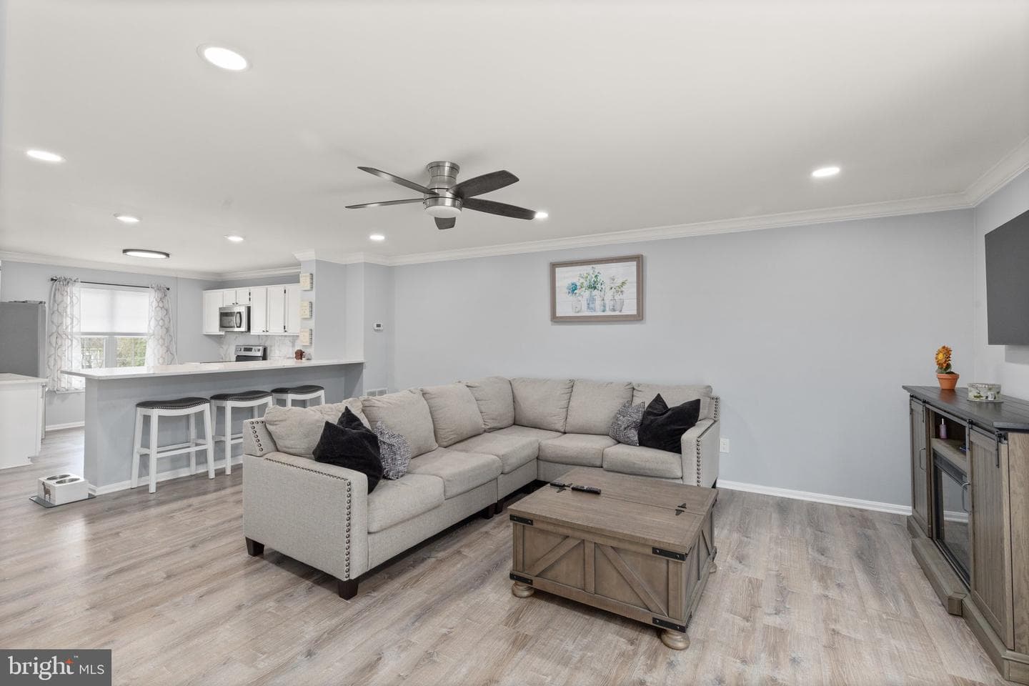502 Hanna Way photo 3