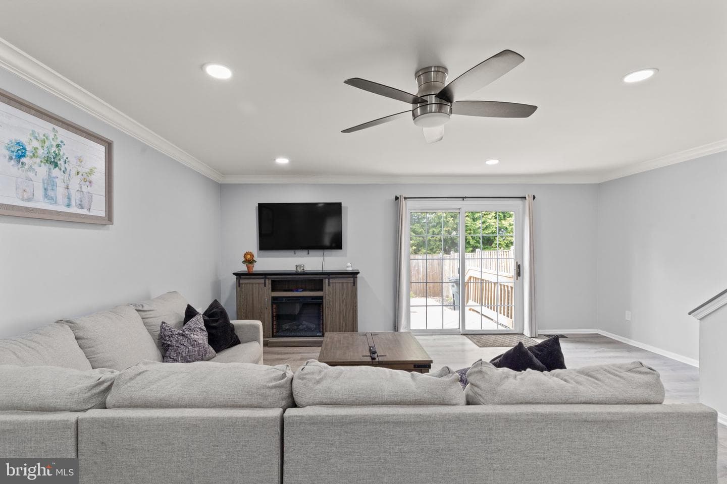 502 Hanna Way photo 4