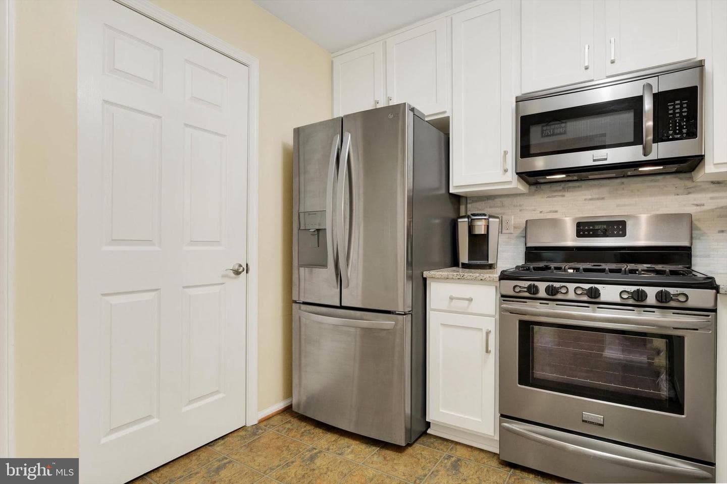 206 Chaucer Lane #206-L photo 6