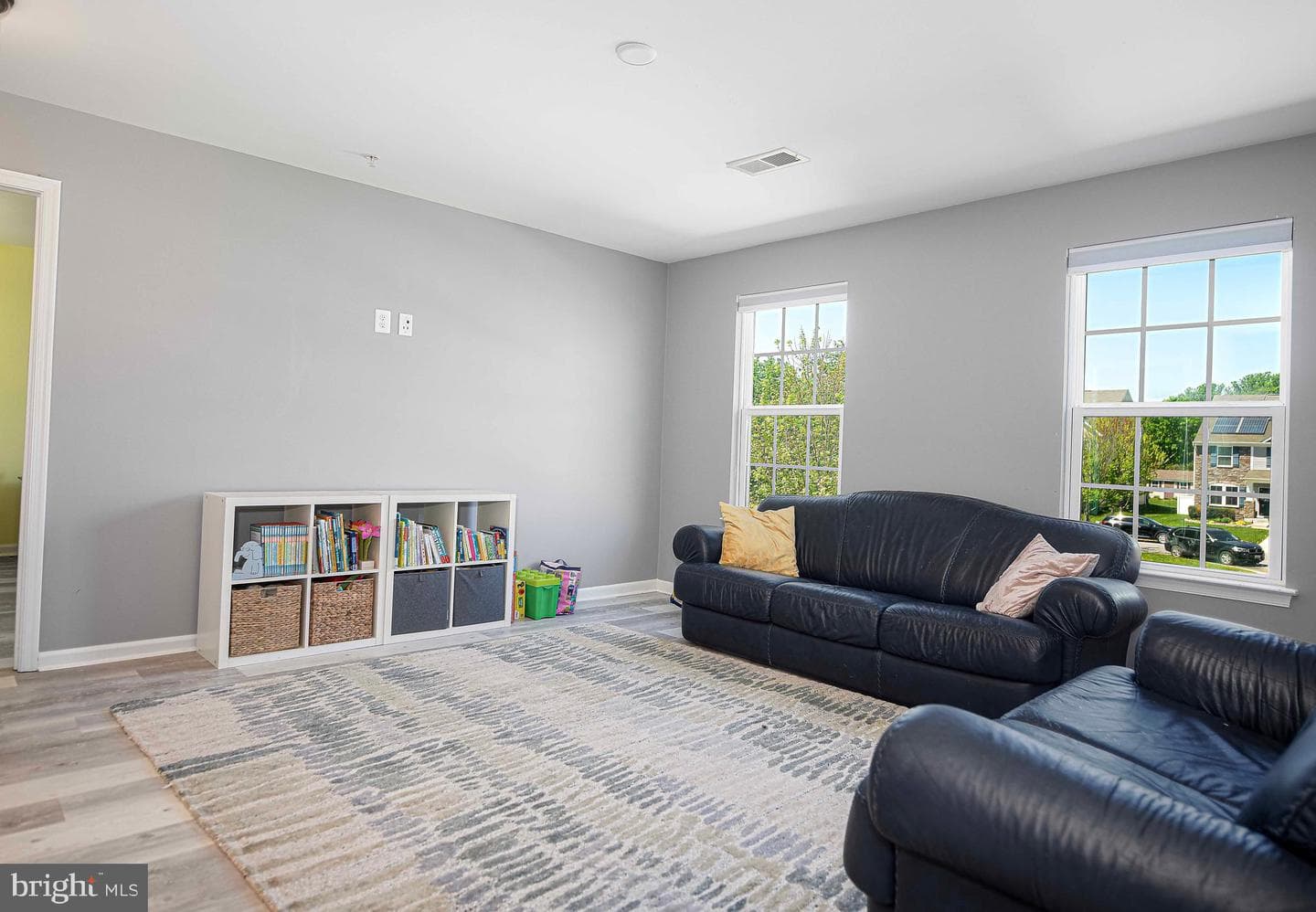 739 Falcon Lane photo 34