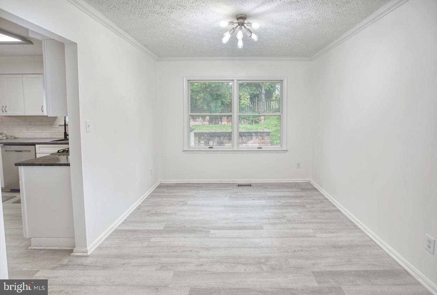 210 Mallard Court photo 4