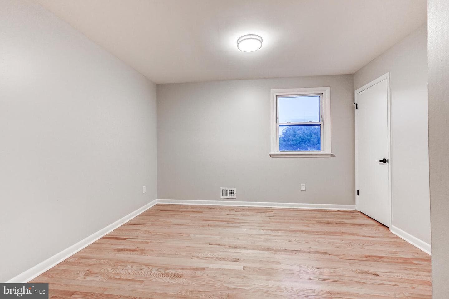 1516 Lady Anne Court photo 28
