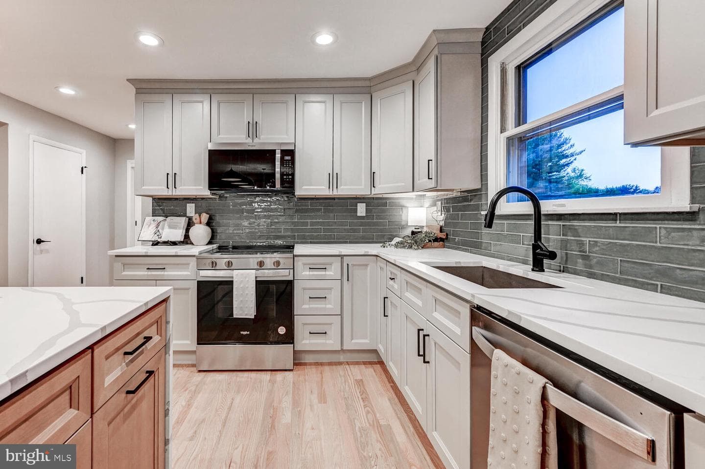 1516 Lady Anne Court photo 4