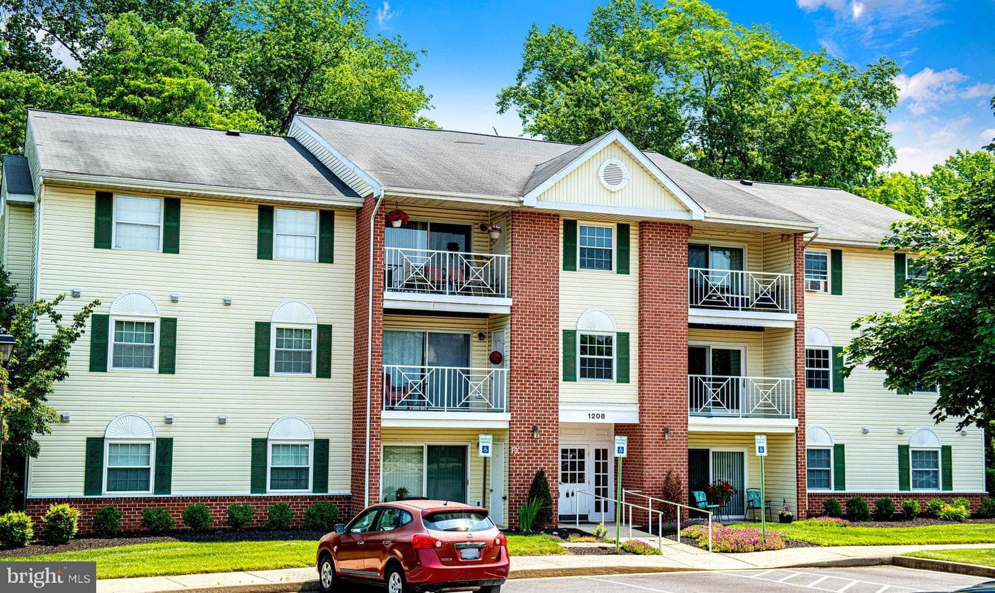 1208 Mist Wood Court #204 photo 3