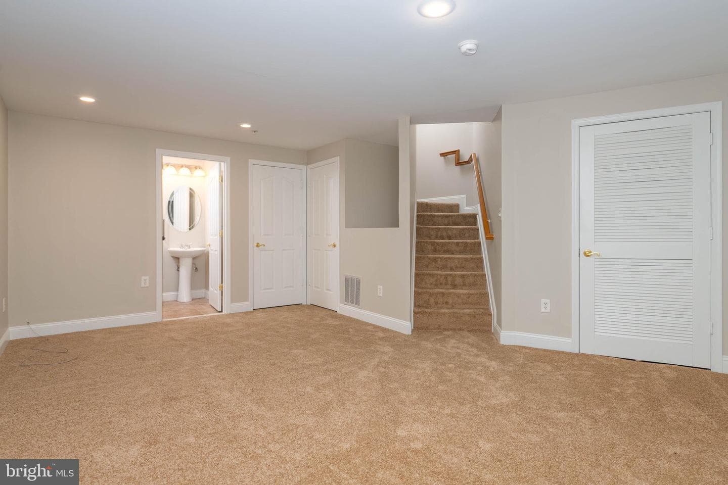 613 Berwick Court photo 26