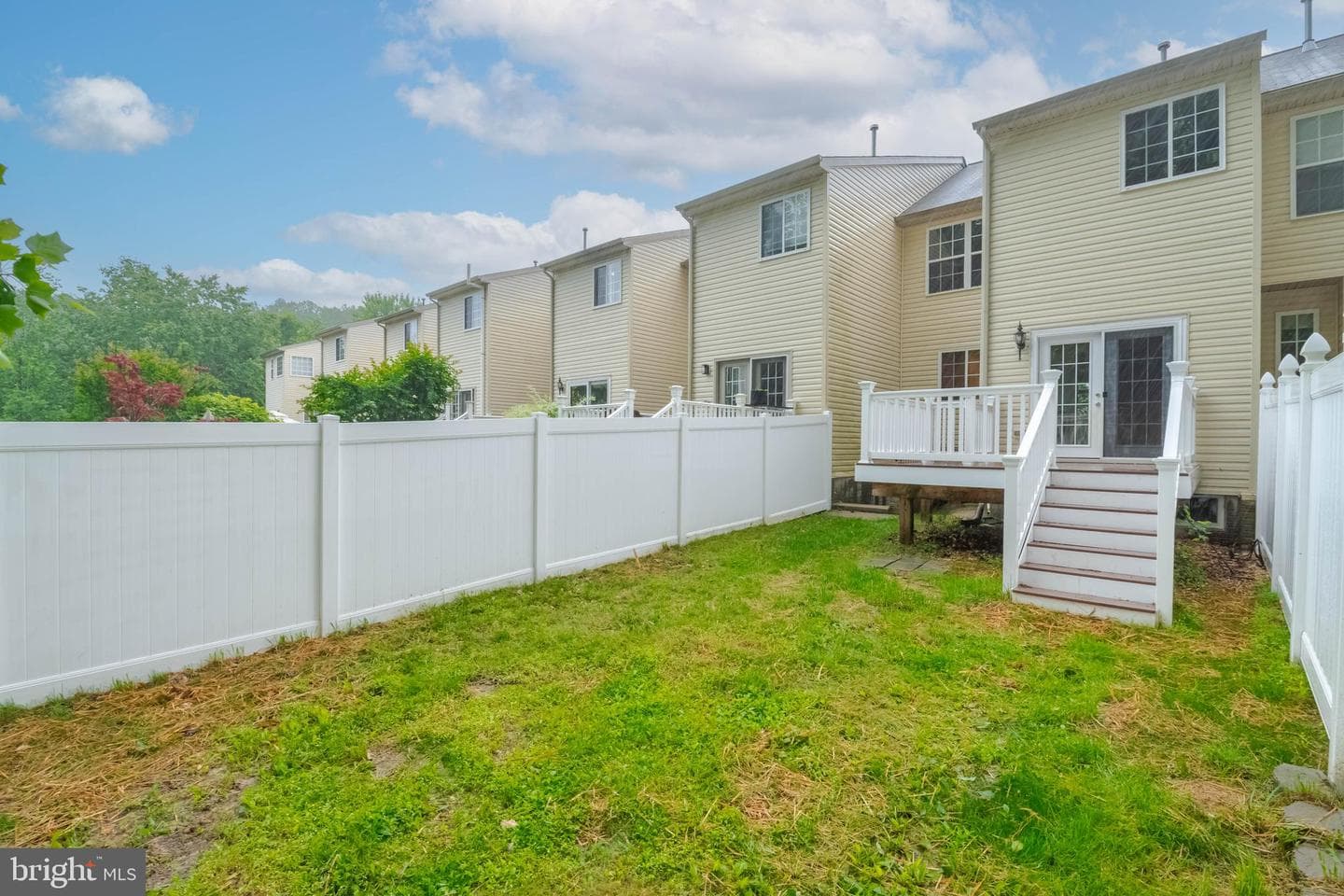 613 Berwick Court photo 32