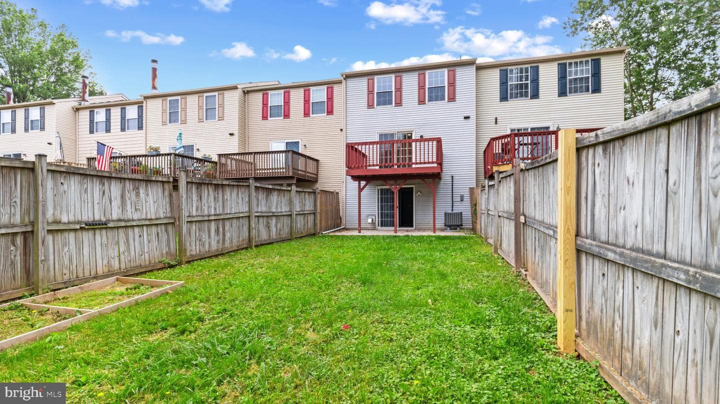242 Lodgecliffe Court photo 26