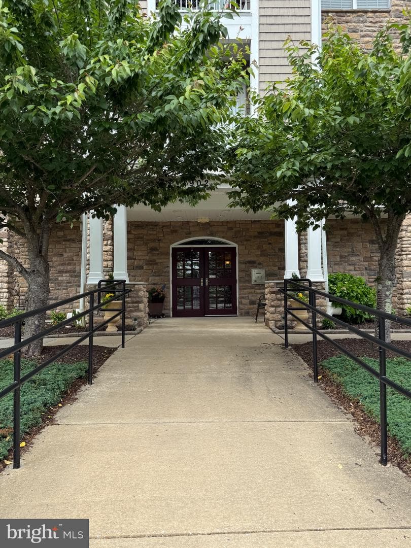902 Macphail Woods Crossing #4f photo 2
