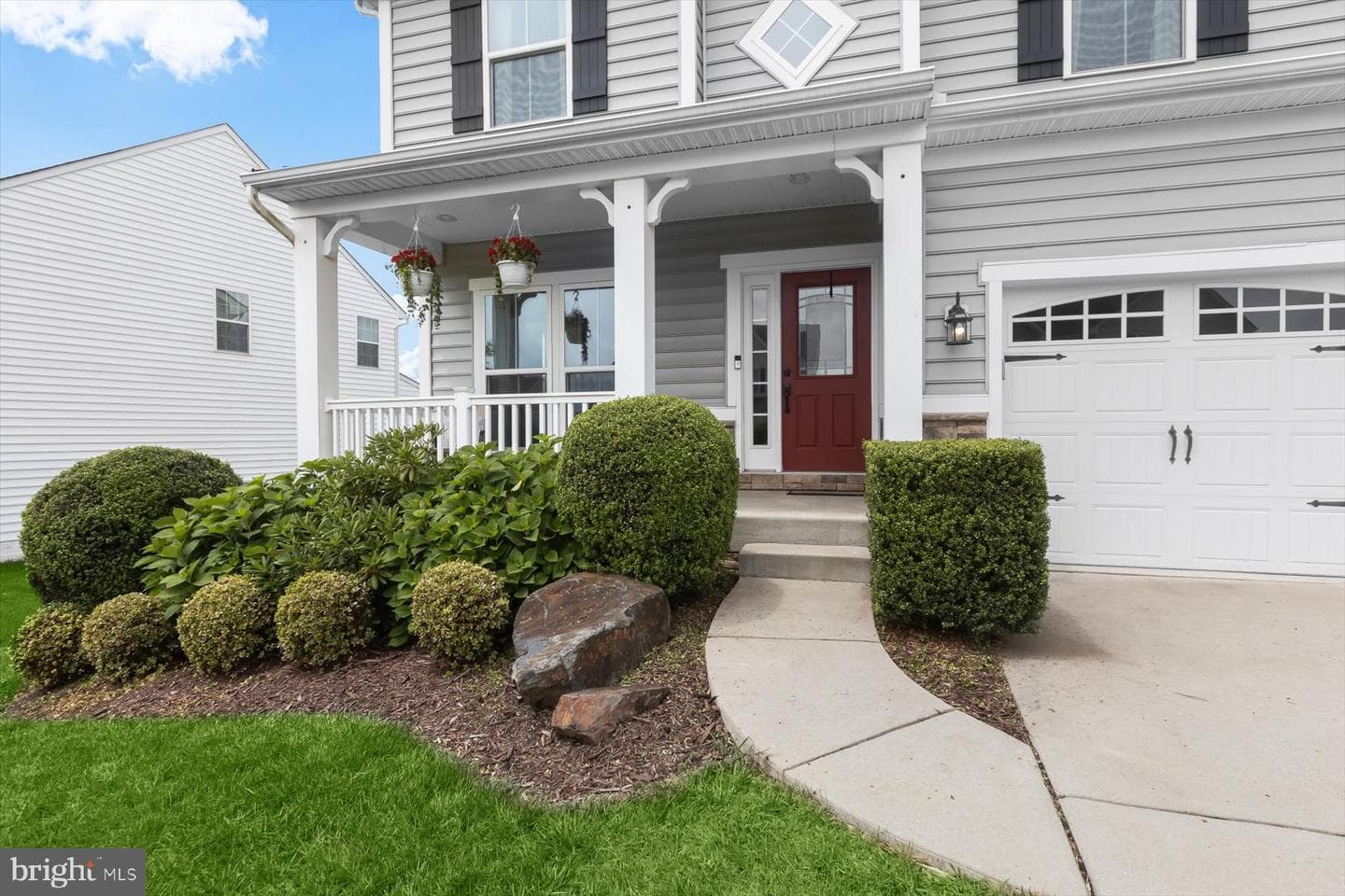 290 Henderson Road photo 2