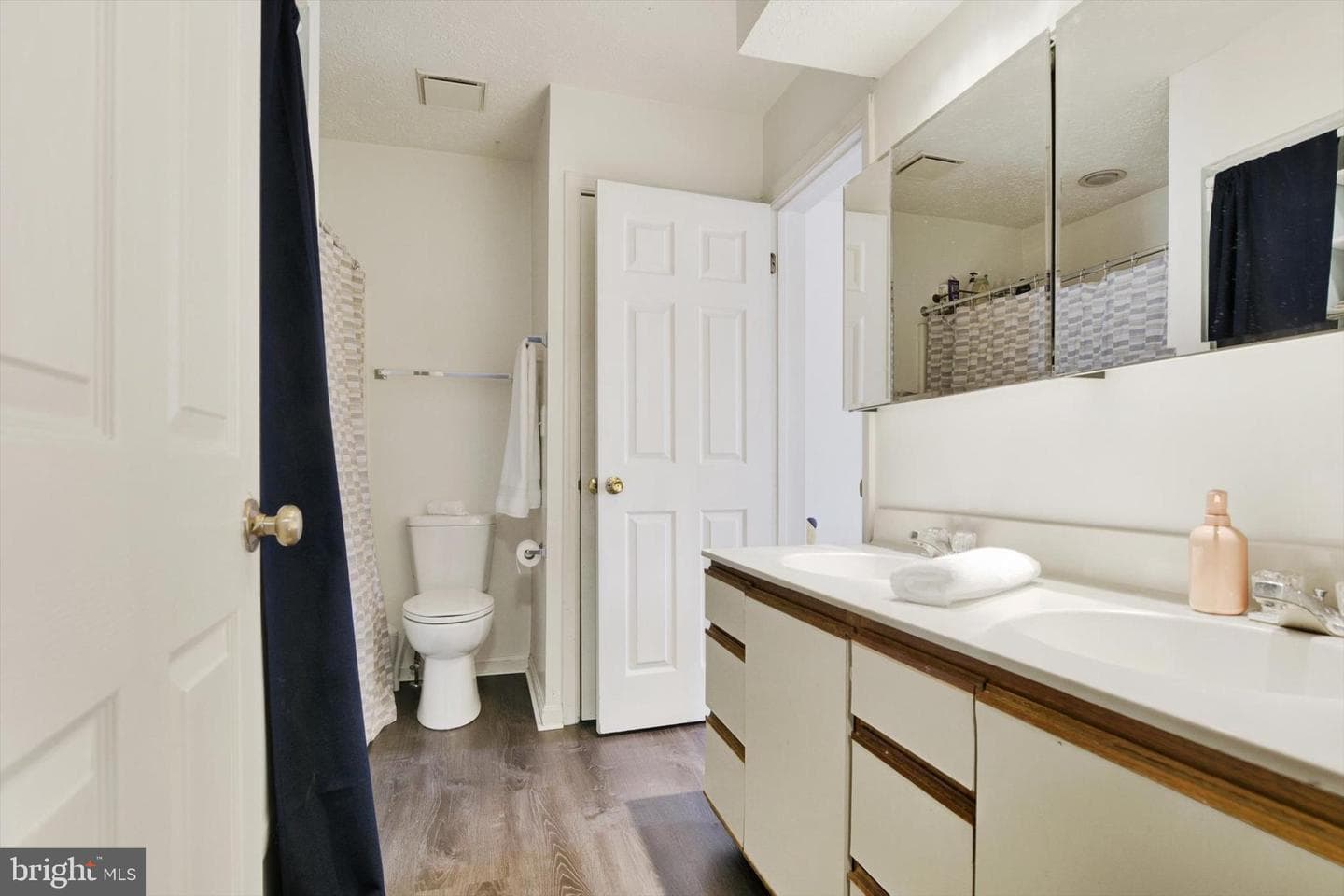 4228 Baylis Court photo 17