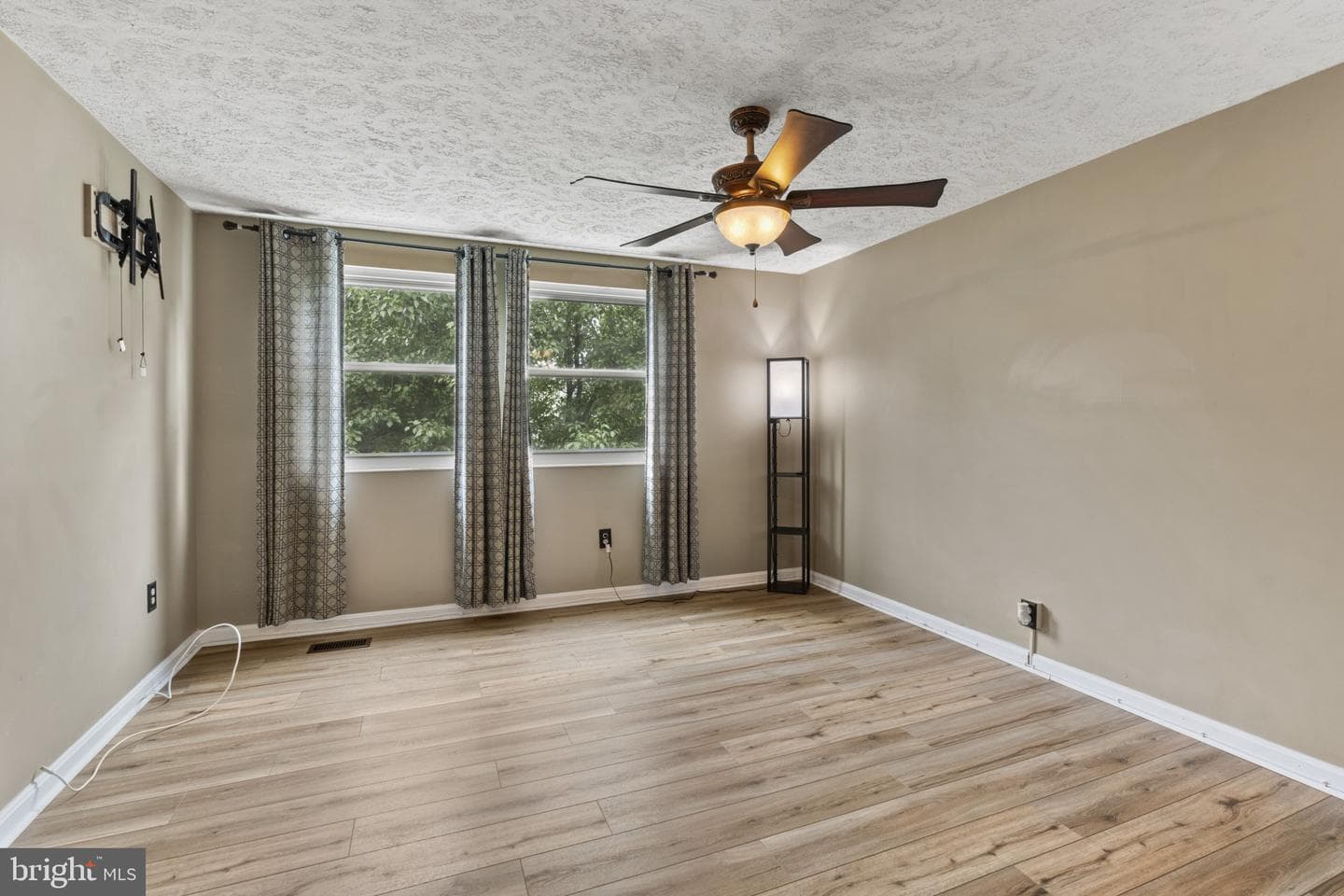 3210 Split Oak Court photo 12