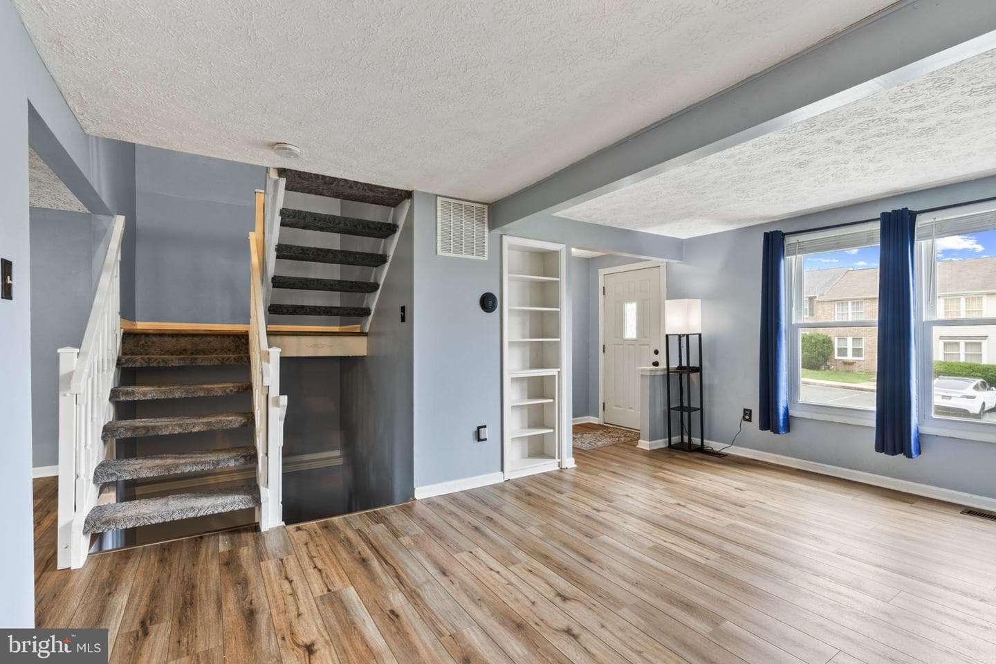 3210 Split Oak Court photo 4