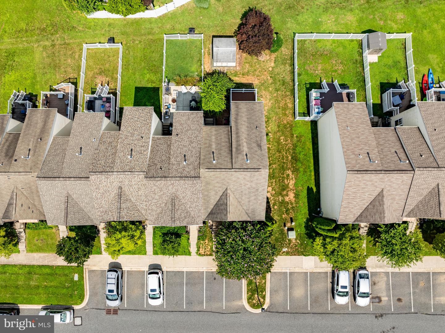 638 Berwick Court photo 40