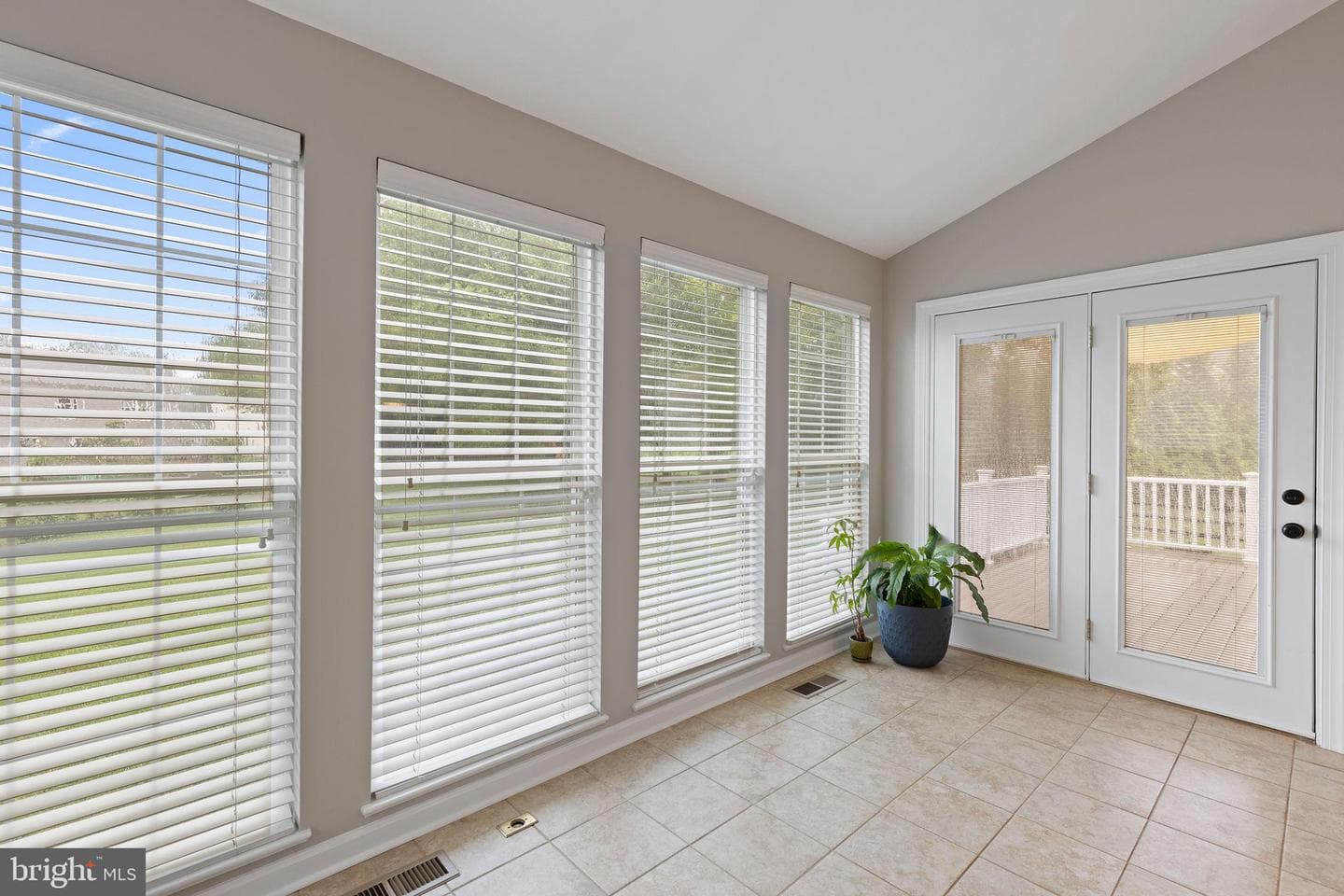 501 Chesley Court photo 14