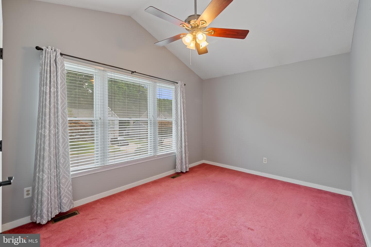 422 Dellcrest Drive photo 17