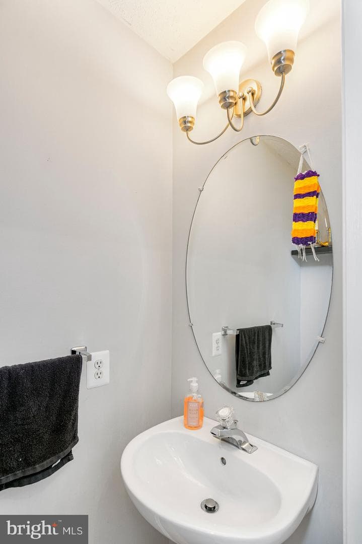 526 Harbour Court photo 10