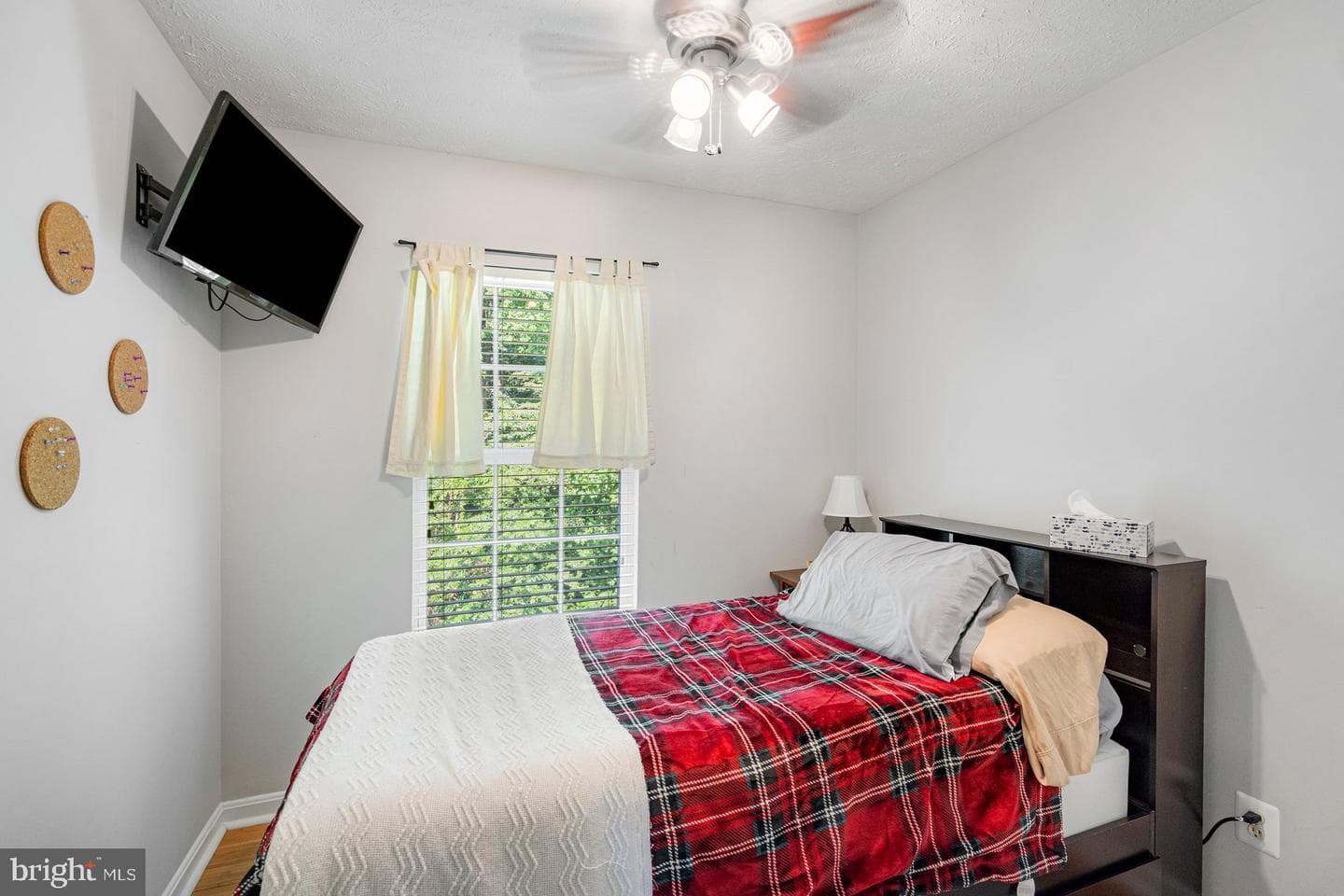 526 Harbour Court photo 27