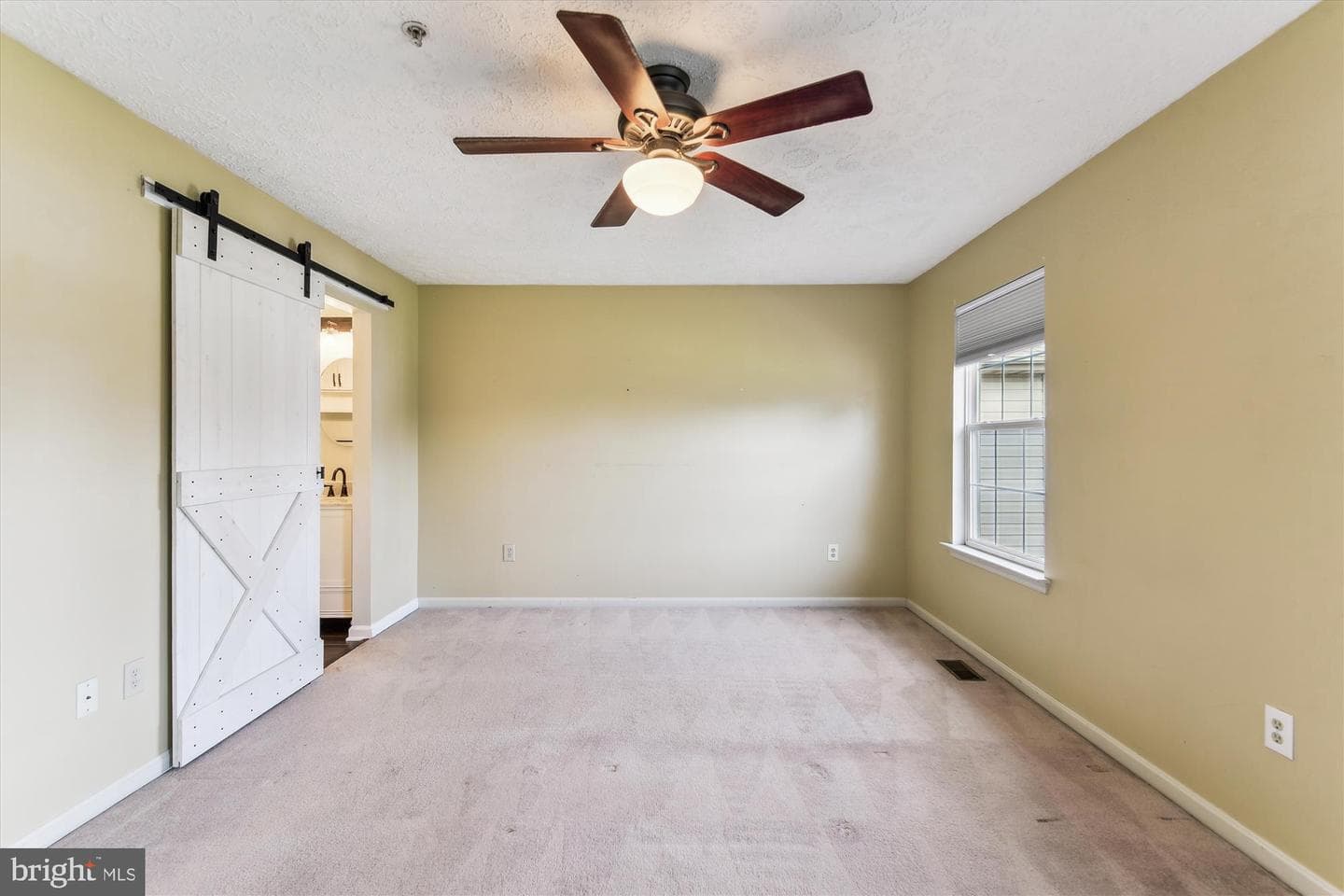 582 Doefield Court photo 23