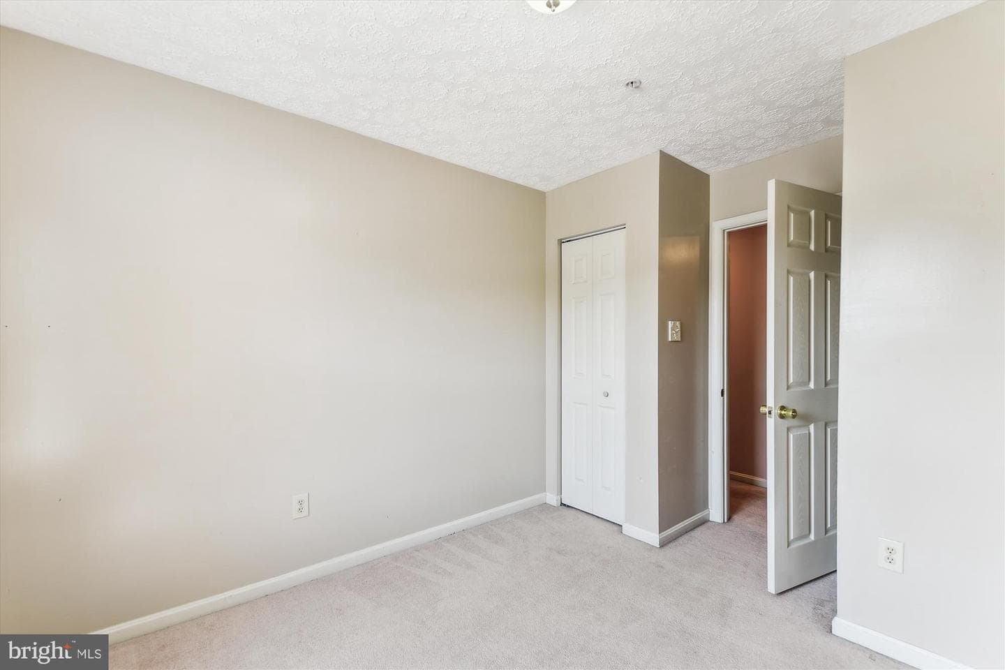 582 Doefield Court photo 33