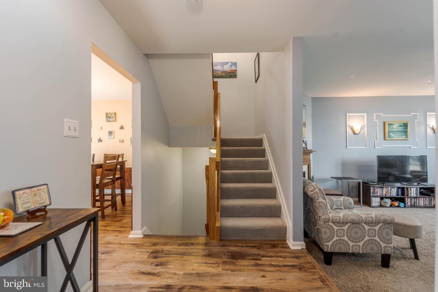 428 Kentmore Terrace photo 3