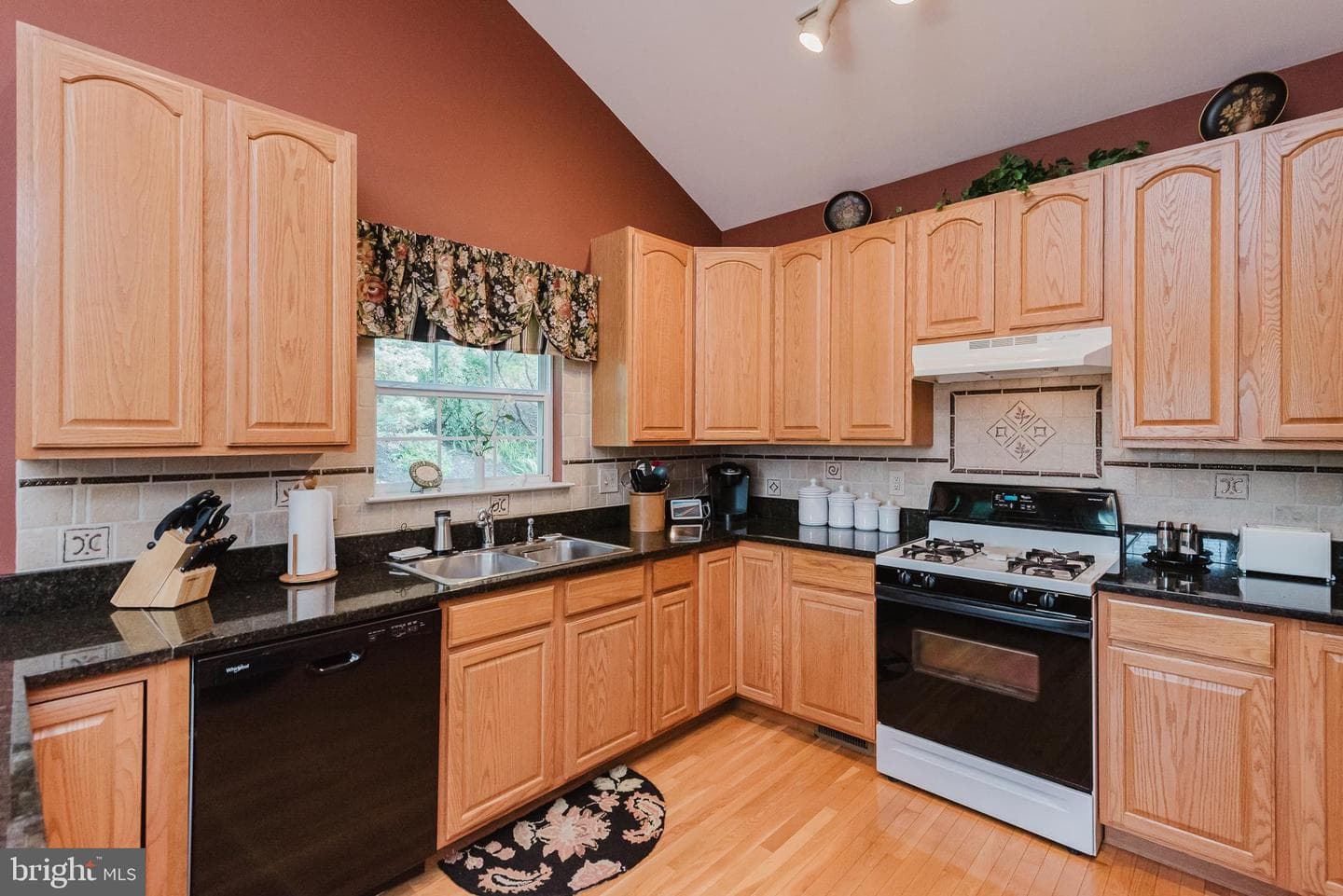 9 E Brook Hill Court photo 11
