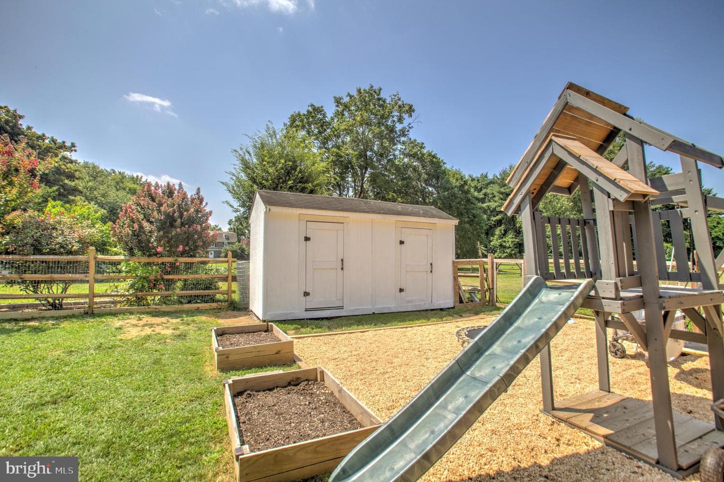 4 Court Drive photo 30