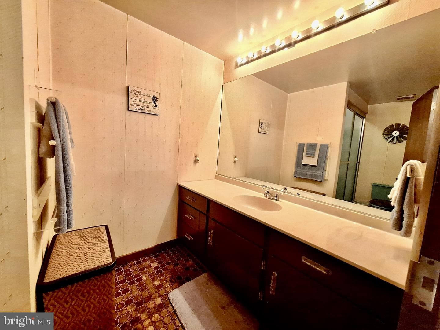 603 E Wheel Road photo 44