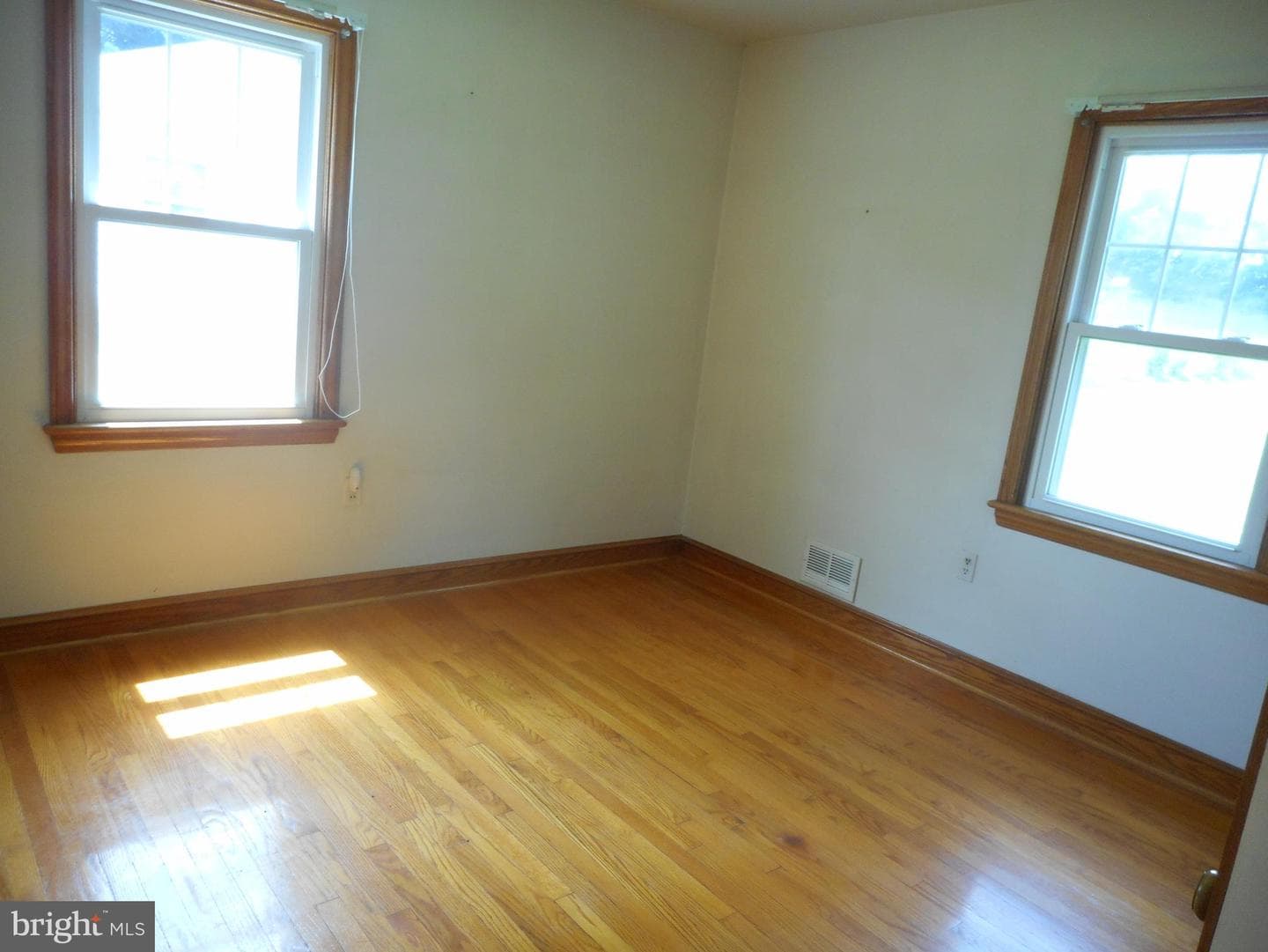 1030 Main Street photo 2