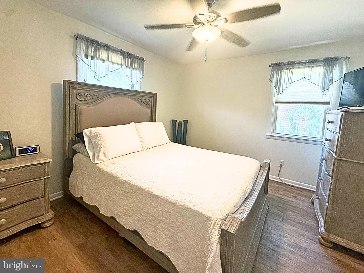 709 Saint James Terrace photo 9