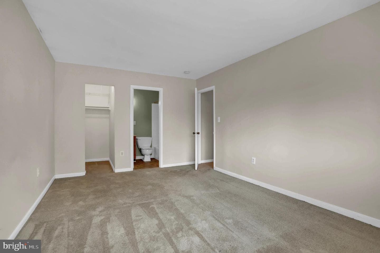 100 Royal Oak Drive #i photo 16