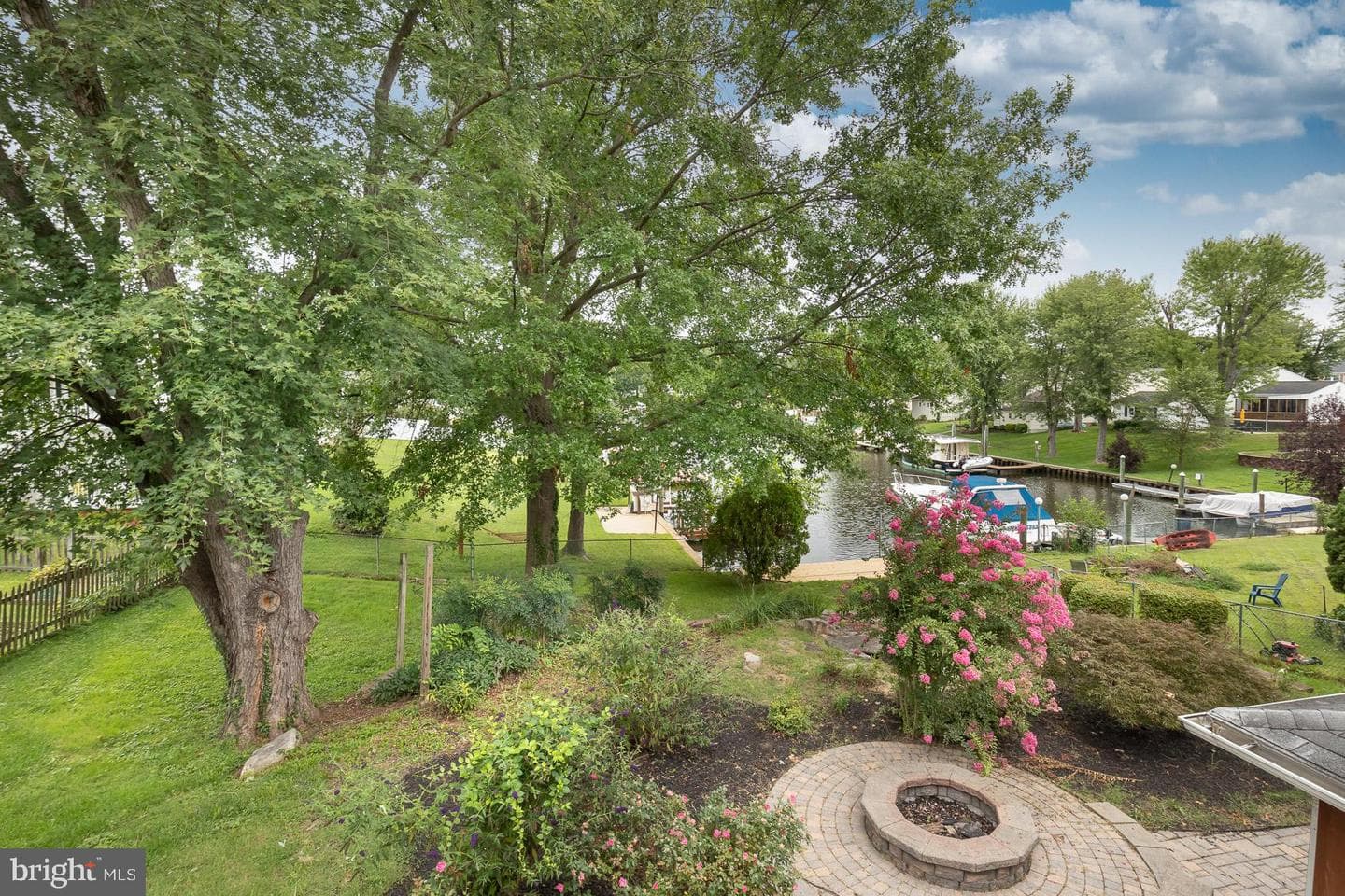 737 Shore Drive photo 9