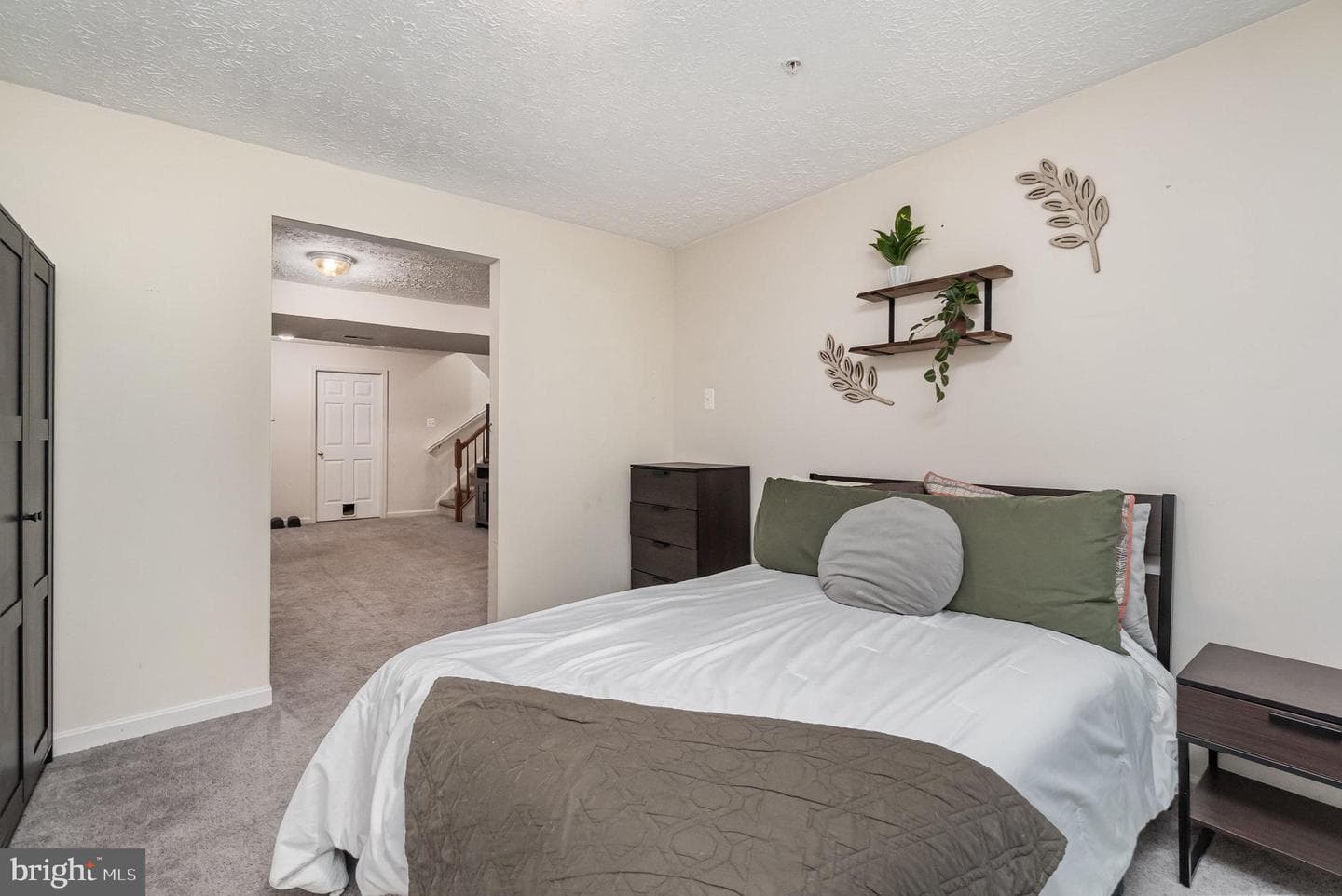 425 Greentree Circle photo 33