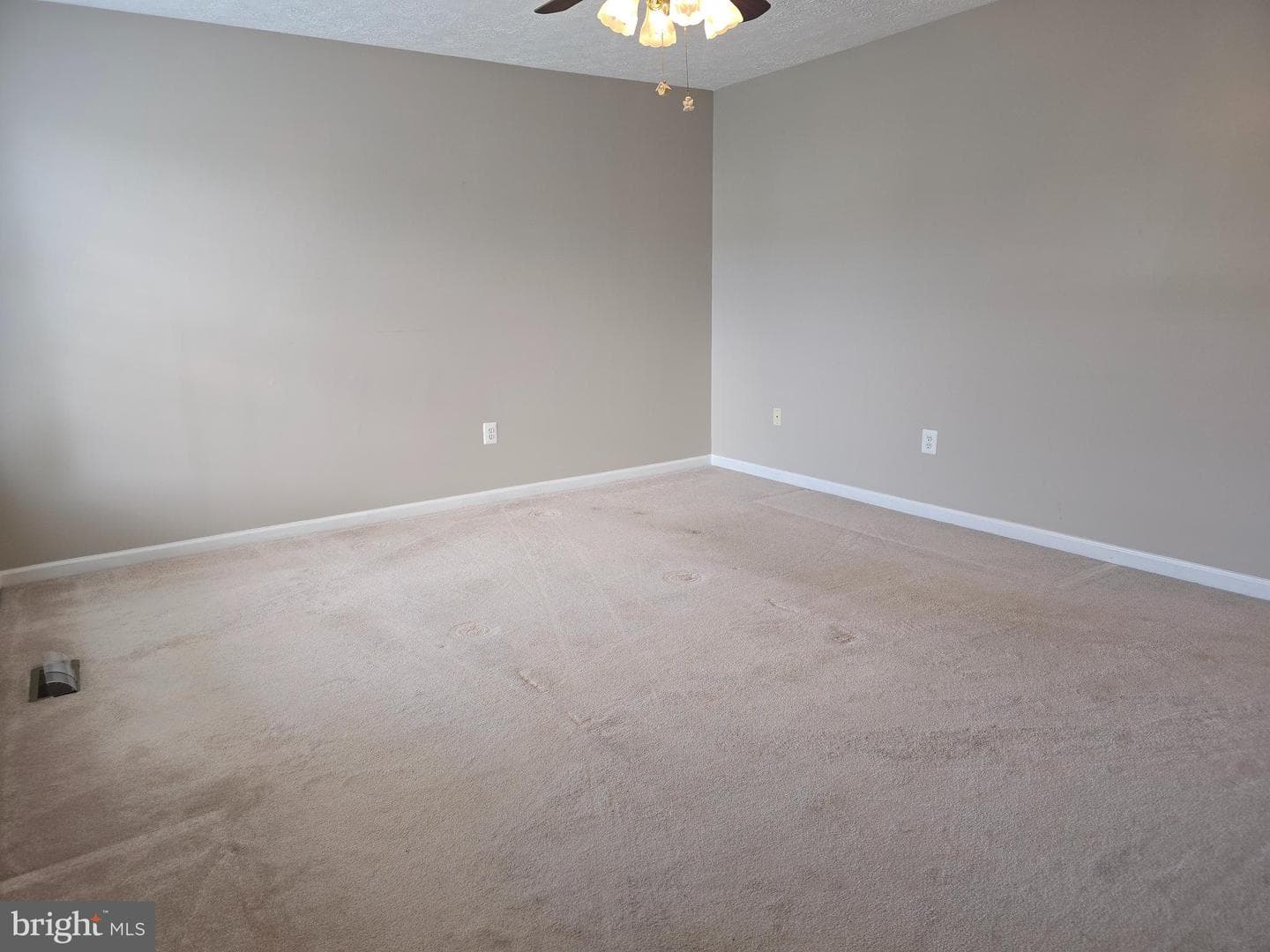 702 Jonathan Drive photo 6