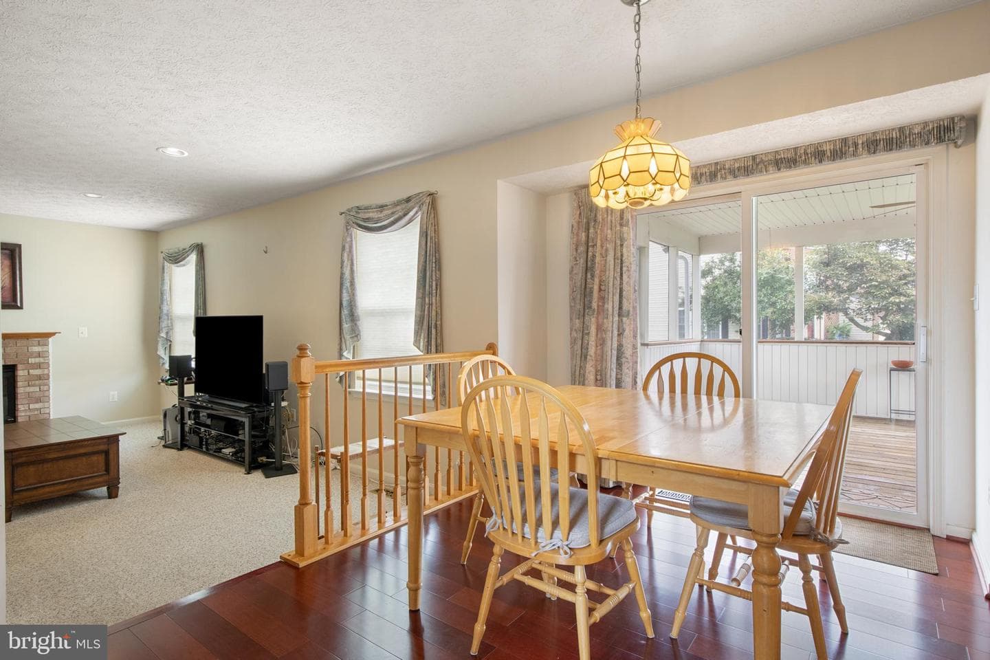730 Hollywood Place photo 11