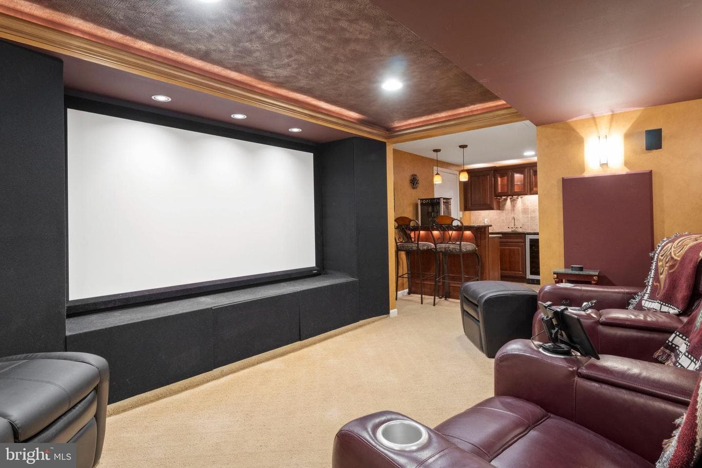 730 Hollywood Place photo 41