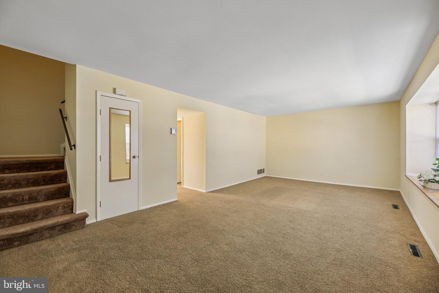 1557 Charlestown Drive photo 6