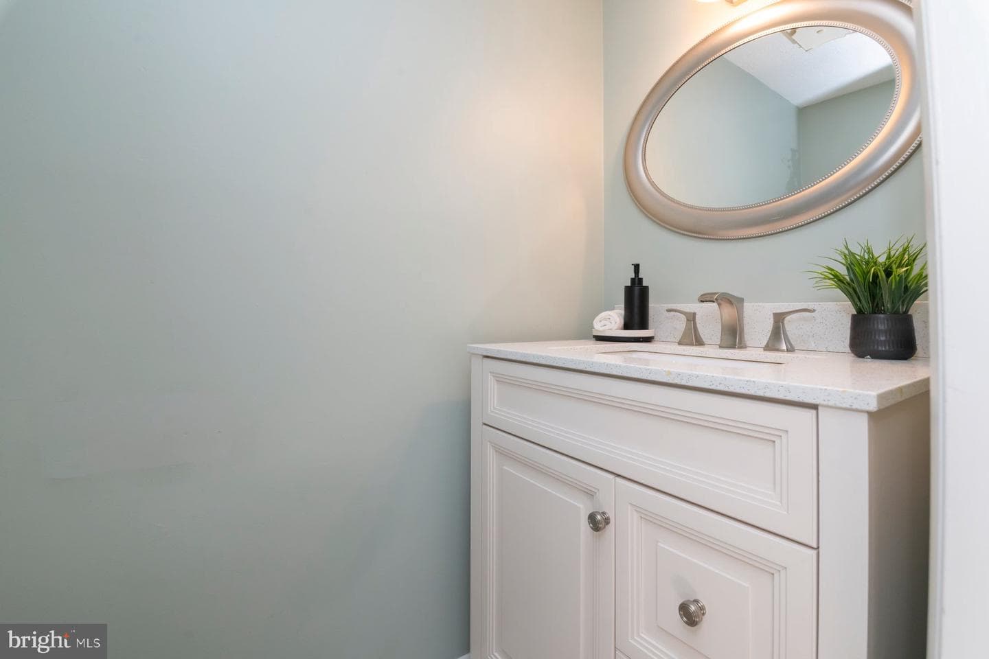 645 Shore Drive photo 8