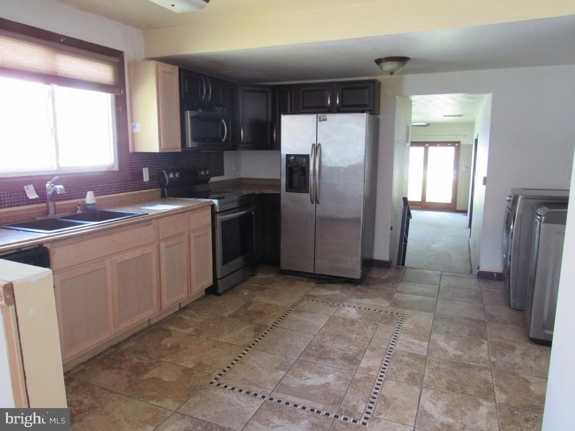 2212 Pine Street photo 9