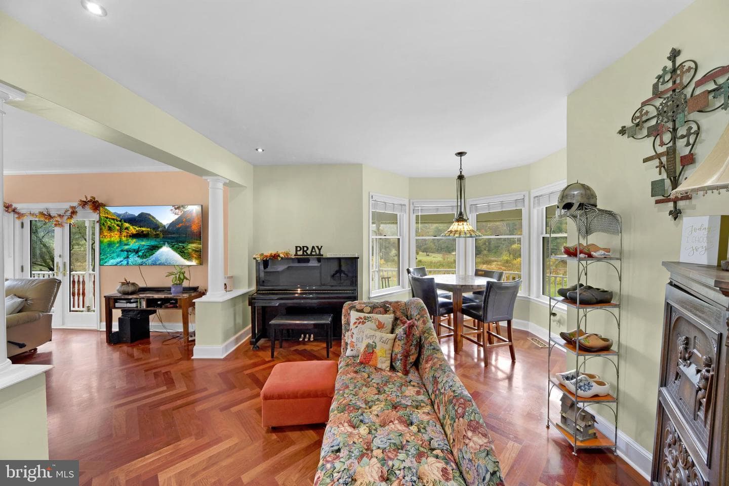 760 Gilbert Road photo 17